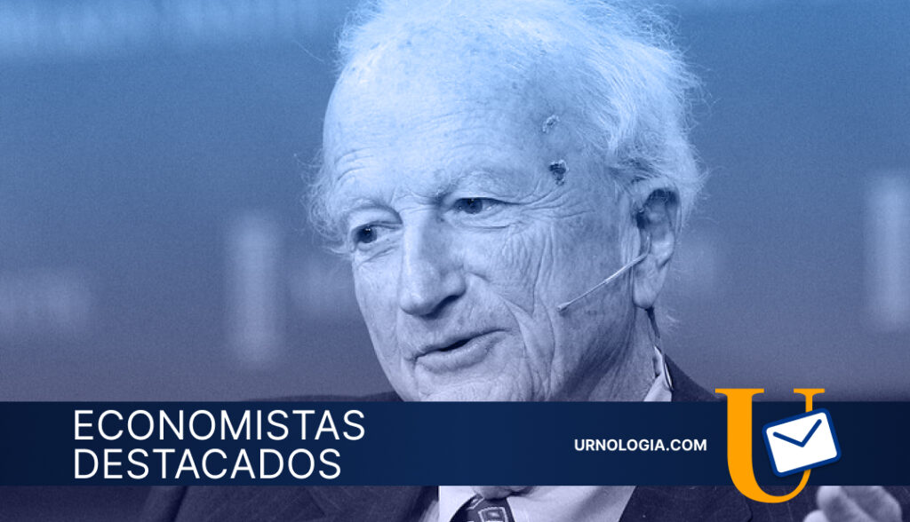 Economistas destacados, hombre mayor hablando